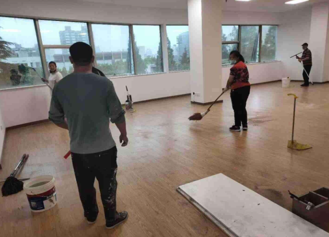 重庆办公室开荒保洁怎么收费的？